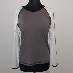 Alala athletic long sleeve zipper back size - M